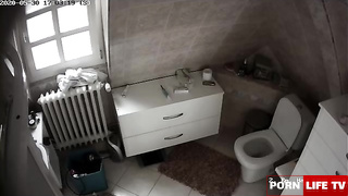 Toilet porn