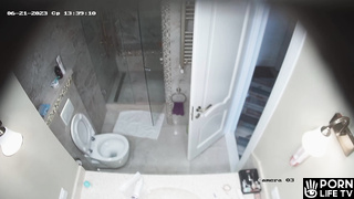 Mature American couple fucks in the shower