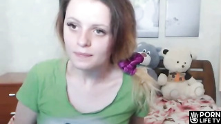 Beautiful slavic girl masturbate