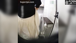  Girls Pissing