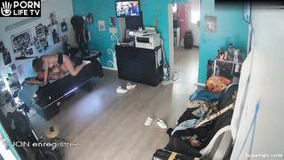 Mature French Couple Fucks In A Tattoo Studio