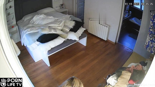 ﻿Gorgeous British Woman Gets Dressed In Her Room