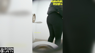 Wandering Voyeur - ﻿Street Toilet 381