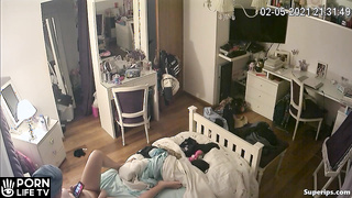 Teenage Girl Masturbates Naked In Her Room