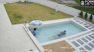 ﻿Korean Teenage Couple Groping The Pool