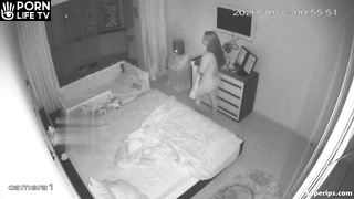 Naked Russian mom masturbates in her bed