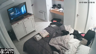 Daily routine of Estonian brunette MILF before masturbating live stream