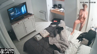 Daily routine of Estonian brunette MILF before masturbating live stream