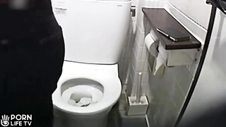 Spy toilet – Spy cam films women in office