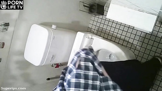 Japanese Girls Urinating