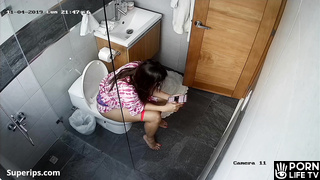 European ladies are caught on camera pissing