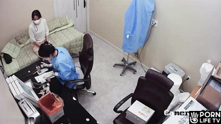 Cute Korean teenage girls visit the doctor