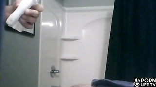 American brother films his sister in the bathroom