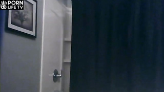 American brother films his sister in the bathroom