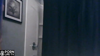 American brother films his sister in the bathroom