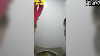  Girls Pissing