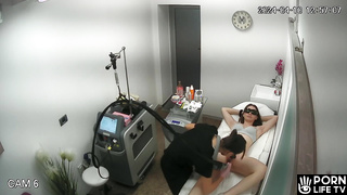 Tanned Norwegian brunette mother waxing pussy in beauty spa