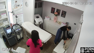 Sweet teacher gets an orgasm during waxing in American hair salon