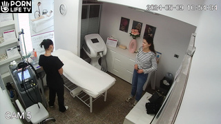 Horny exotic dancer gets wet during shaving session in Russian cosmetic salon