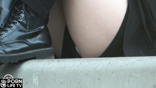  Upskirt