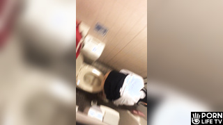  Girls Pissing