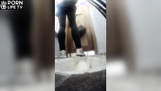  Girls Pissing